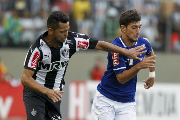 De Arrascaeta balançou a rede rival e impediu que o Cruzeiro saísse derrotado do Horto (Foto: Washington Alves/Light Press)