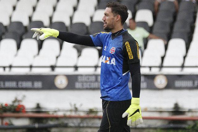 Martin Silva acredita que não será fácil chegar à final do Campeonato Carioca, em meio a erros da arbitragem