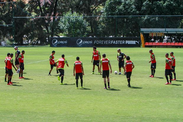 Após uma viagem desgastante, o grupo atleticano já está no México para o confronto contra o Atlas