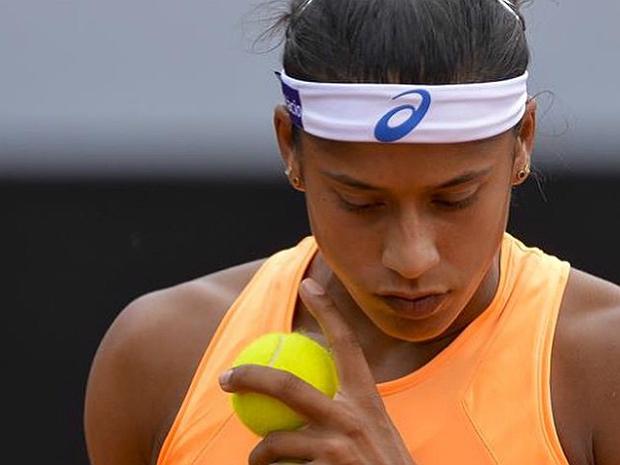 Teliana iniciou o WTA de Bogotá com uma vitória diante da italiana Francesca Schiavone, 70ª no ranking