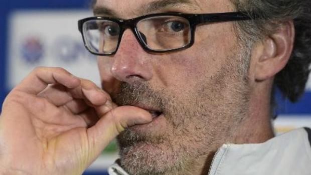 Forte defesa é a arma de Blanc para parar Messi, mas comandante ressalta força do Barça como um todo