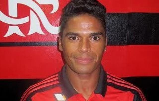 Almir, do Bangu, é o mais novo contratado do Flamengo para a sequência da temporada
