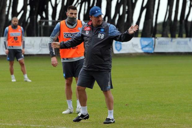 Napoli vê jogo de volta em casa como vantagem diante do rival
