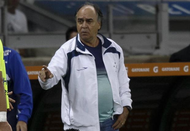 Técnico espera voltar a contar com dupla de atacantes até domingo (Foto: Gualter Naves/LightPress)