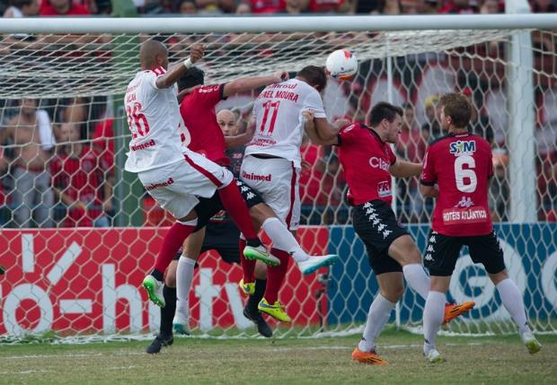 Jogo de ida entre as equipes terminou em 1 a 1
