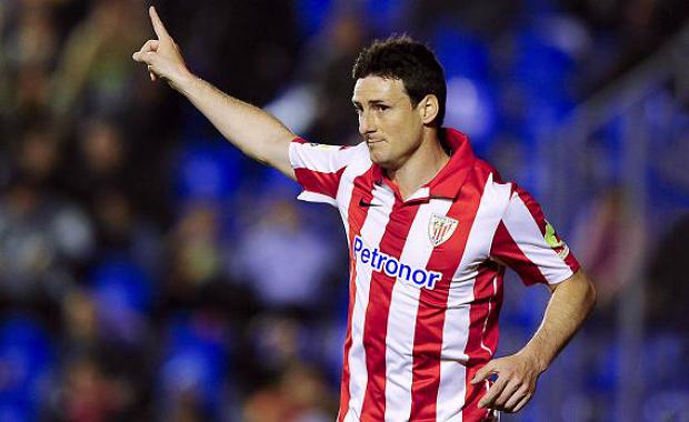 Sozinho no ataque do Bilbao, Aritz Aduriz não decepcionou e anotou os dois gols da vitória em casa
