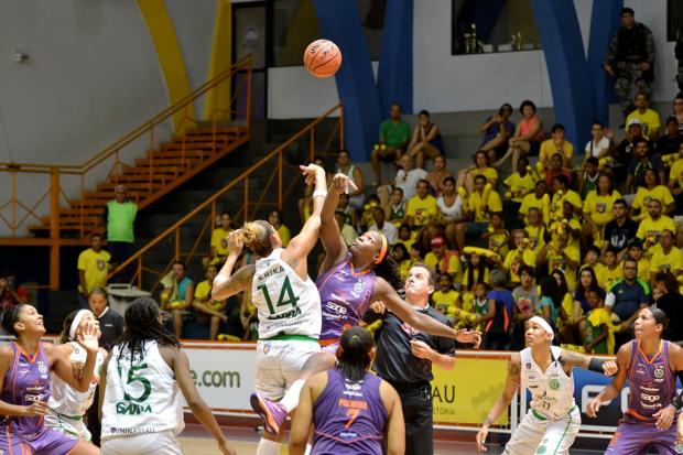 Após a Liga de de Basquete Feminino (LBF), a pivô Clarissa deve migrar para a WNBA. Foto/Robson Neves