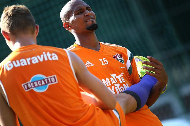 O lateral-direito admitiu a fragilidade no sistema defensivo do Fluminense