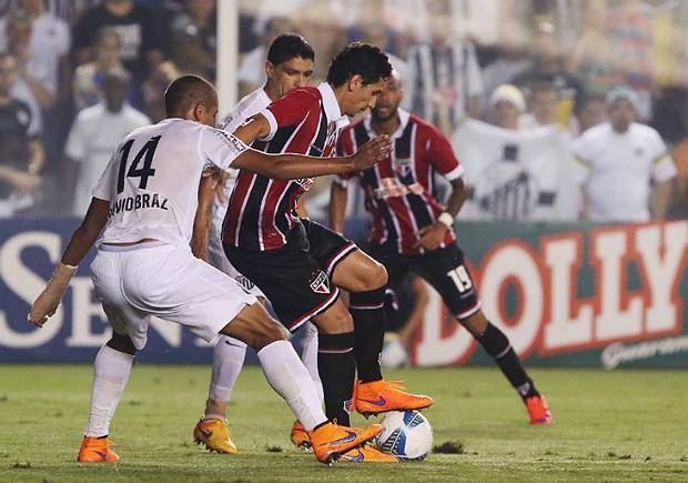 Dessa vez do lado são-paulino, Ganso foi eliminado pela primeira vez diante do Santos, na Vila