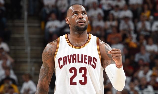 LeBron James marcou 20 pontos na vitória dos Cavs diante dos Celtics neste domingo