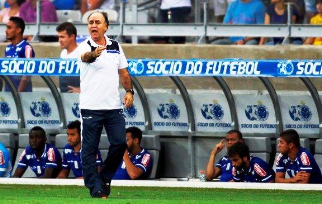 Leandro Damião sentiu a coxa no clássico e pode ficar fora da Libertadores (Foto: Washington Alves/LightPress)