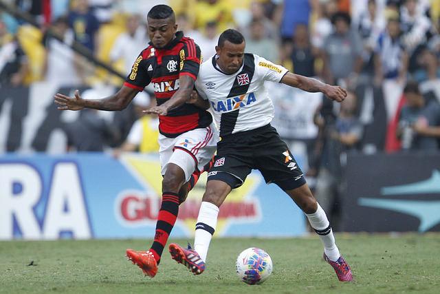 Serginho não fugiu de polêmicas com Cirino, do Flamengo, e projetou um confronto difícil contra o Botafogo
