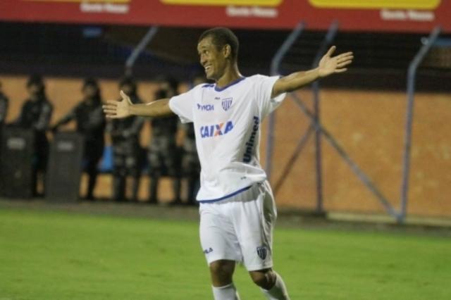 Após perder diversas partidas por lesões em 2014, Eduardo Costa ainda não entrou em campo em 2015