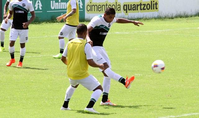 O Ceará finalizou a preparação para final da Copa do Nordeste com o famoso rachão (Foto: Rafael Barros)