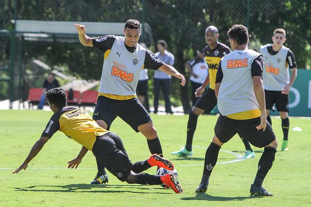 Emerson chegou ao Atlético-MG em 2013, contratado junto ao Coritiba