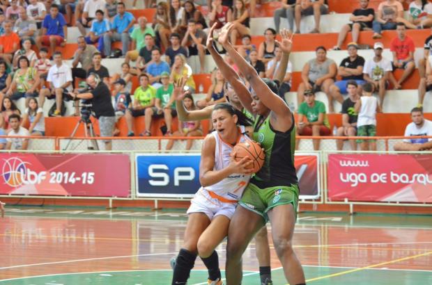 Ala Palmira é lider de aproveitamento de lances livres na Liga de Basquete Feminino