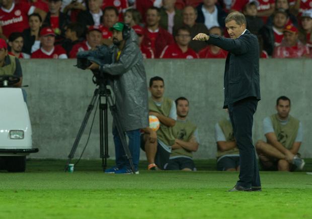Aguirre criticou a postura do Inter diante do Strongest, principalmente na etapa complementar