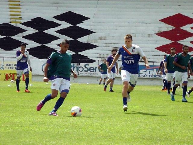 O Santa Cruz finalizou sua preparação para a semifinal do Campeonato Pernambucano com um recreativo