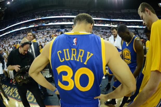 Stephen Curry liderou os Warriors em série perfeita contra o New Orleans Pelicans