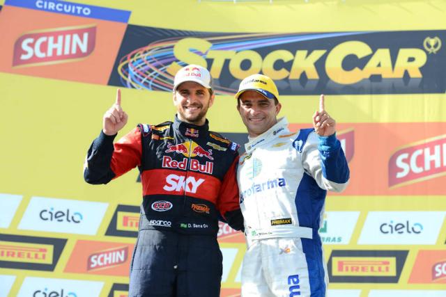 Daniel Serra (à esquerda) e Max Wilson venceram as corridas 1 e 2, respectivamente, no Velopark, neste domingo (Foto: Fernanda Freixosa/Vicar)