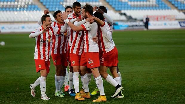 Tentando sobreviver no Espanhol, Almería pode ser obrigado a também encarar punição na luta contra o rebaixamento