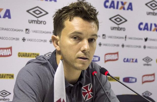Dagoberto garantiu estar recuperado de um edema no pé esquerdo (Foto: Paulo Fernandes/Vasco)