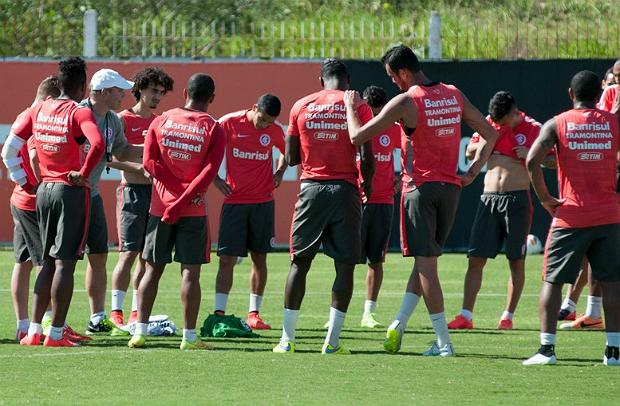 Além das dúvidas que rondam o técnico Diego Aguirre, Jorge Henrique e Nilton já são baixas confirmadas