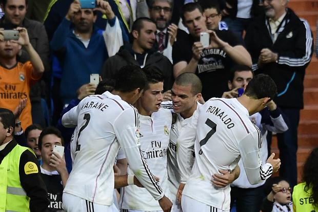 De primeira, o golaço de James desencantou o placar no Bernabéu
