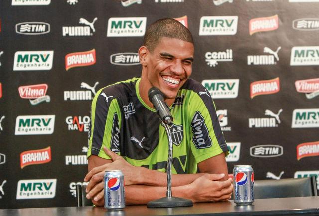 Ao lado do volante Donizete, Léo Silva deve voltar ao time titular do Galo na final do Mineiro