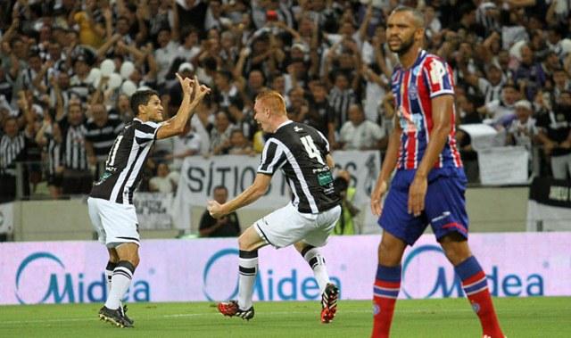 Ceará venceu o Bahia por 2 a 1 e sacramentou o título de campeão inédito do Nordeste no Castelão