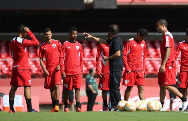 Os jogadores usaram nesta sexta-feira o novo uniforme, em trabalho realizado no Morumbi