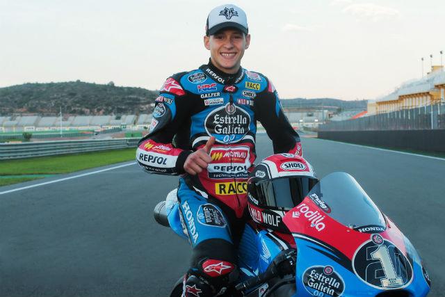 Sem poder dirigir em seu país, piloto francês de 16 anos faz a primeira pole da carreira na Moto3