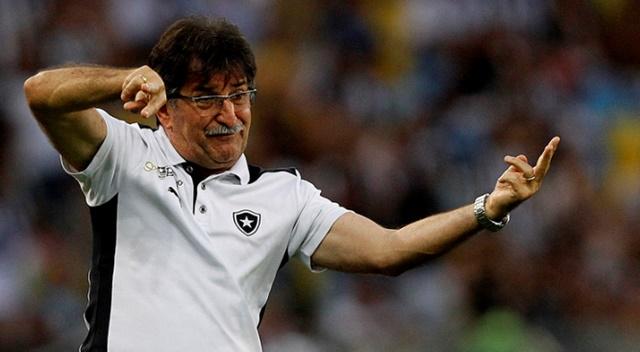 Técnico René Santana ressaltou a falta de experiência do grupo do Botafogo (Foto: Vitor Silva/SSPress)