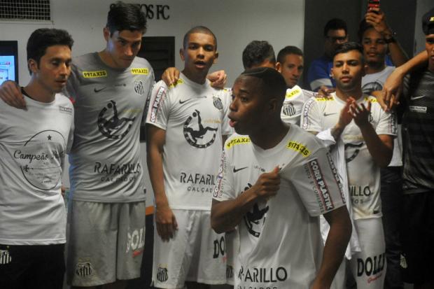 Vestiário do Peixe teve fala de Robinho antes e depois da final vencida na Vila