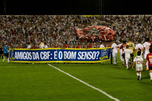 Movimento de atletas do futebol cobra reformulação do calendário e bom senso da CBF