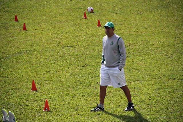 O técnico Vinícius Eutrópio tem comandado os treinos com foco na partida contra o Sport