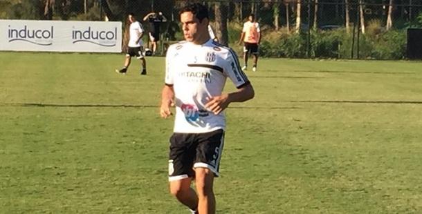 Ponte Preta pode ter a estreia do atacante Diogo Oliveira na partida contra o Moto Club-MA