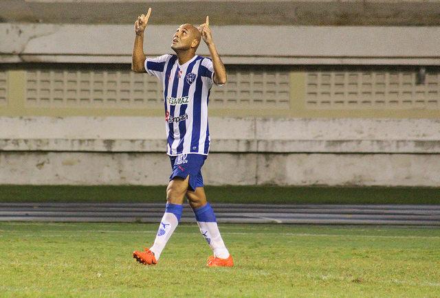 “Não tive essa sequência de três, quatro jogos e isso atrapalhou”, afirmou Souza, que quer desencantar na Série B