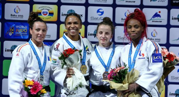 Érika Miranda conquistou medalha de ouro no primeiro dia de disputas em Baku