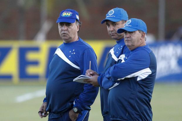 Comissão técnica celeste estuda quais jogadores serão poupados na estreia do Nacional (Foto: Washington Alves/Light Press)