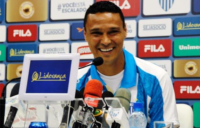Emerson chegou ao Avaí e quer uma grande campanha da equipe catarinense na volta a Série A