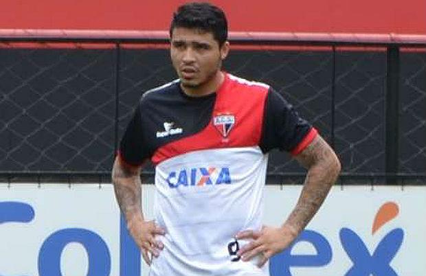 Zezinho quer avançar na Copa do Brasil para encarar equipes grandes (Foto: Fábio Marques)