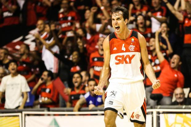 Marcelinho Machado foi decisivo para o Flamengo no último quarto do duelo contra o Limeira