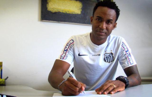 Leonardo é a mais nova contratação do Santos para a temporada; jogador retorna ao clube que o projetou