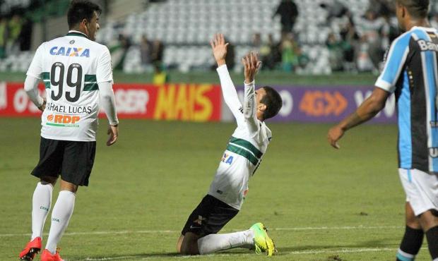Galhardo marcou seu primeiro gol com a camisa do Coritiba