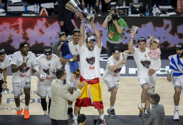 O Real Madrid superou o Olympiakos na decisão e ficou com a taça após 20 anos de tabu (Foto:DANI POZO)