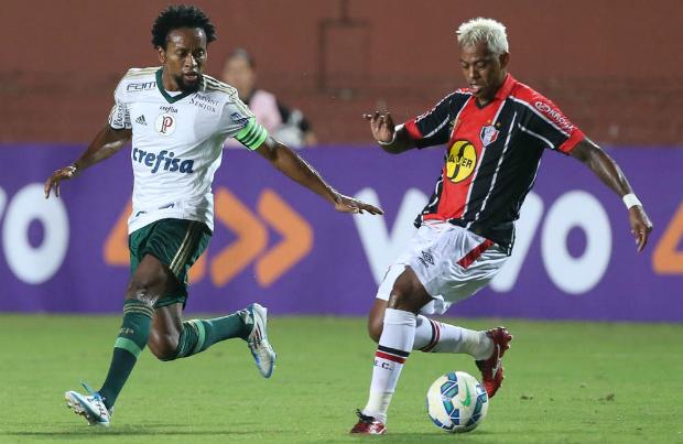 Zé Roberto atuou tanto na lateral como no meio-campo contra o Joinville (Foto: Cesar Greco/Ag. Palmeiras)