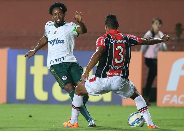 Zé Roberto iniciou a partida como meia, ocupando a vaga de Valdívia (Foto: Cesar Greco/Ag. Palmeiras)