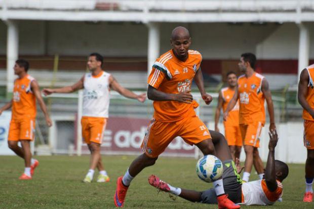 O lateral direito Wellington Silva pediu desculpas à torcida pela má atuação contra o São Paulo