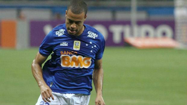Mayke não se preocupa com a torcida no Monumental de Nuñez, pois acredita na resposta dos cruzeirenses no Mineirão